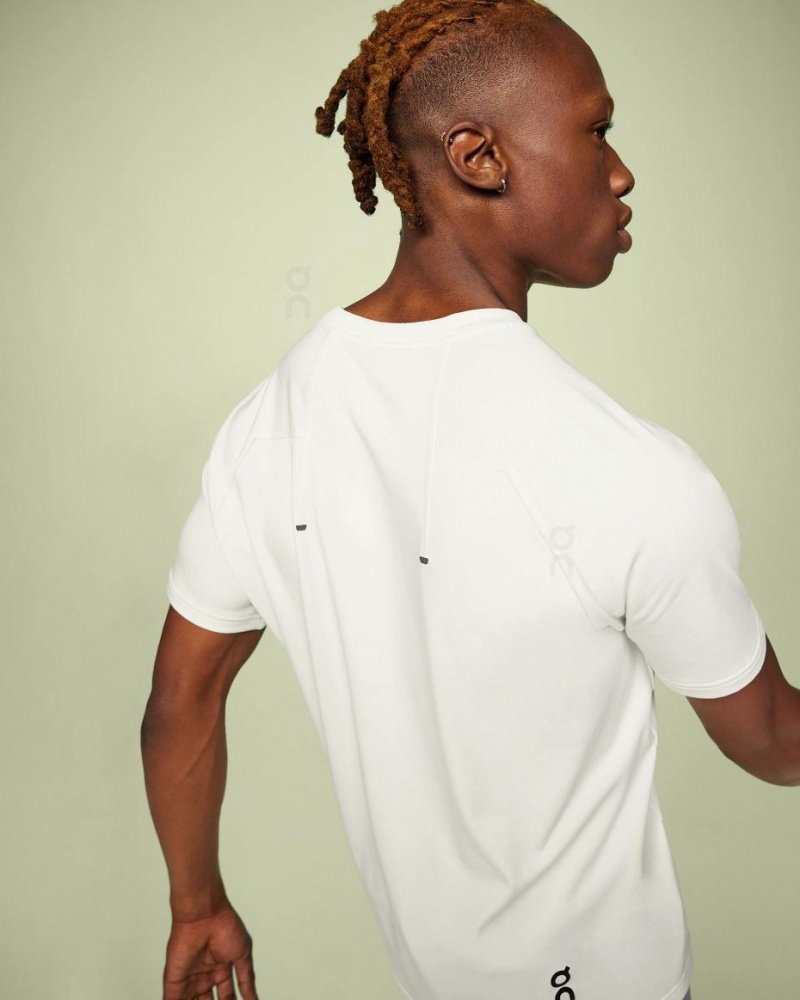 White On Focus-T Men's T-shirts | USA_ON8528