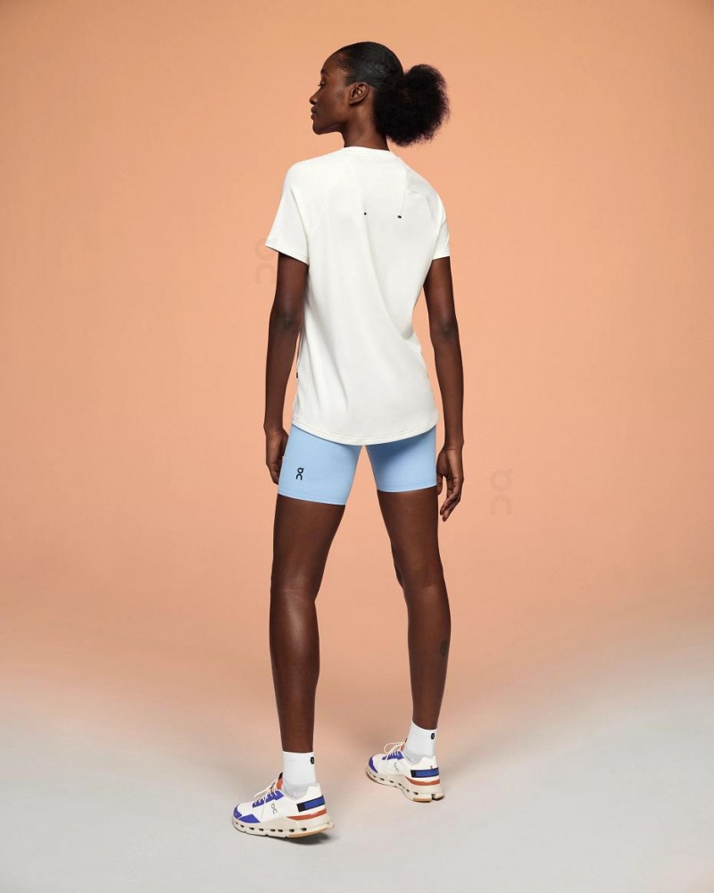 White On Focus-T Women's T-shirts | USA_ON8910